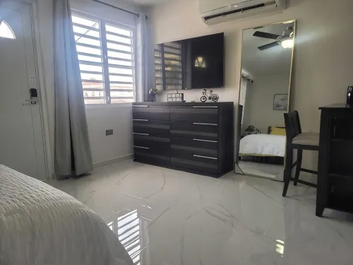 Vadis's Lux Studio in beautiful Mayagüez with WiFi, AC, laundry - Wi-Fi
