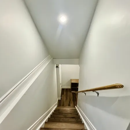 Comfort Quarters In Guelph! Your Cozy Home Away From Home.