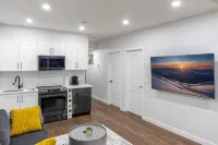 Cozy lakeview guest suite