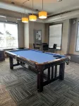 Modern Luxurious 2 BR Condo + Pool + Hot Tub + Games Room + Gym - Kitchenette