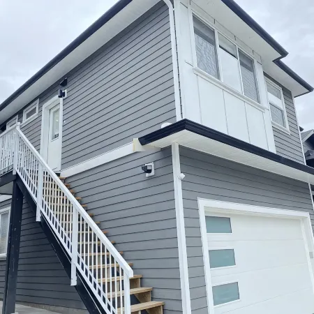 Quiet Bright Luxurious & Clean Private Modern Suite with free Parking  & A/C