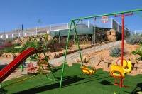 Villa 5 ch, 6 s. b., air conditioning, heated swimming pool, garden, fitness, bird watching.