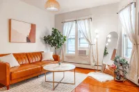 East Rock Gem: 5 min to Yale, King Bed, Fast WiFi & Parking - 3 stjerner