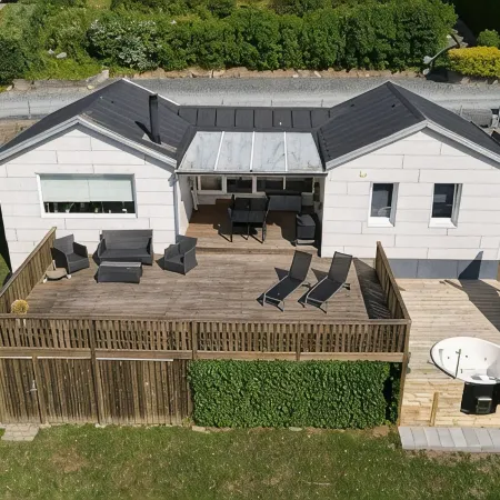 Family-friendly holiday home with a panoramic view of the Aabenraa Fjord