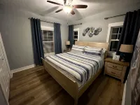 Luxury House, Covered Patio, Private Fire Pit Patio. Memorial Day Weekend Open - 4-Star