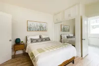 Capitol Hill Mini-Mansion – Historic Charm, Modern Comfort Hoteller i Capitol Hill