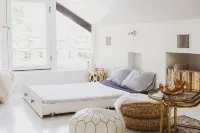 Spacious and Charming- Walk to Rainey Street - บังกะโล