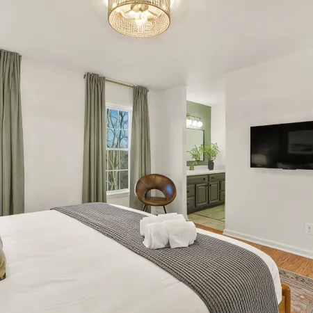 Stylish 6BR in Massanutten w/ Hot Tub, Sauna