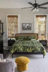 The Waverly House. A Vintage-Mod Bungalow in Columbus. - 4 ดาว
