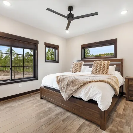 Stylish home with hot tub, pool access, wifi and garage