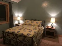 Angileen's Place at Canyon Creek - A Cabin Getaway Touched by Nature! - Chalets