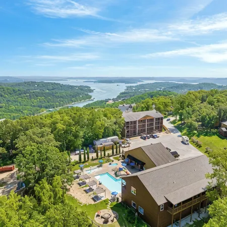 Location! Stunning 7b/8b, Sleeps 30! by Sdc w/Lake View, Hot Tub, &Theater!