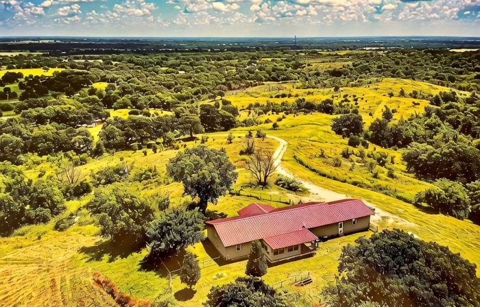 4 Bedroom on 15 Acres Near Crossbar Off Road Park & Turner Falls