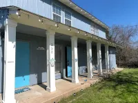 The Lakewood - Second Floor on a duplex - Homestays