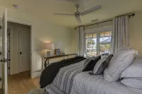 Charming downtown bungalow on Park Avenue - 4-Star
