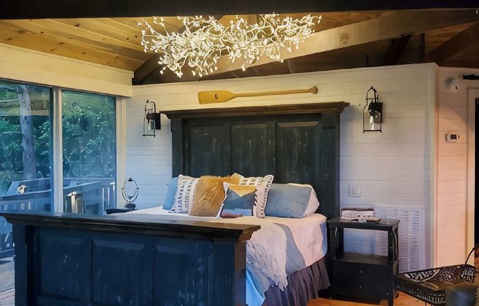 Romantic Retreat in the Treetops of Big Canoe with Hot Tub & Stunning Views!