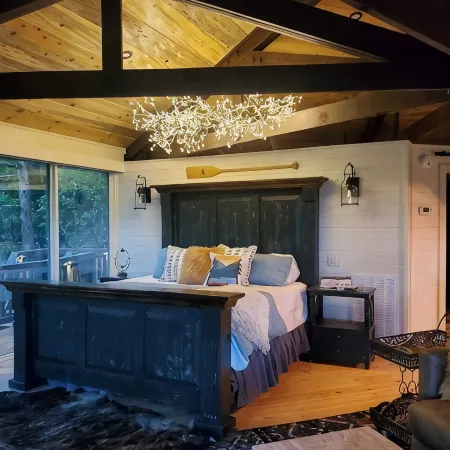 Romantic Retreat in the Treetops of Big Canoe with Hot Tub & Stunning Views!