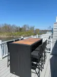 Open Layout Townhome Near All the Fun - 4성급
