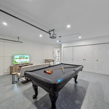 Perfect Sarasota Getaway: Fully Renovated Heated Pool w No Extra Fee -Game Room!