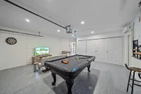 Perfect Sarasota Getaway: Fully Renovated Heated Pool w No Extra Fee -Game Room! - ブティック