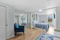 Pachs Crab Shack - Charming Waterfront 3 bed 1.5 bath House with a Dock - Beach