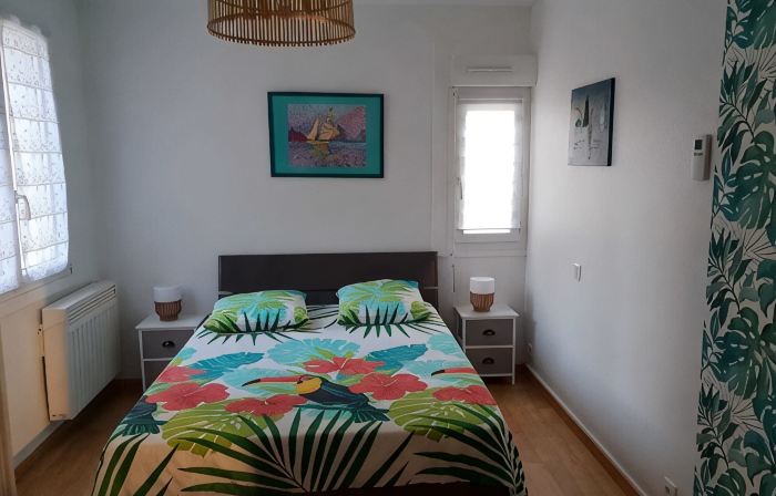 Apt T3 with garage, street of the port, Cancale, 50 m sea and harbor of Houle
