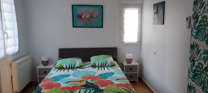 Apt T3 with garage, street of the port, Cancale, 50 m sea and harbor of Houle Hotels in Cancale
