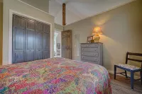 Creekfront Hayesville cottage with beautiful sunrise and sunset views! - WiFi