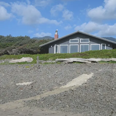 Grab the Last Weekend of Summer! - Luxury on the Sand - Loft of Riley