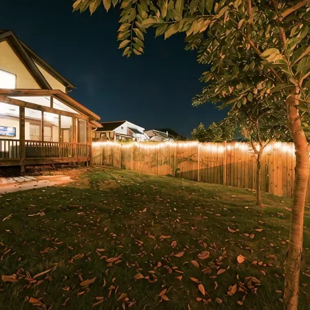 Luxury Living w/ Skyline View+Wine Bar+Huge Master Suite near PCM & Beltline