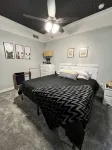 Fun 2 BdRm Apt in the Bourbon Capital with Pool Table, PAC-Man & More! - 3-Star