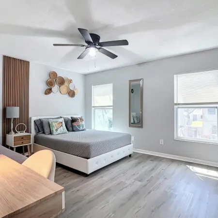 Seabreeze garden oasis, jacuzzi, golf, mins ->beaches