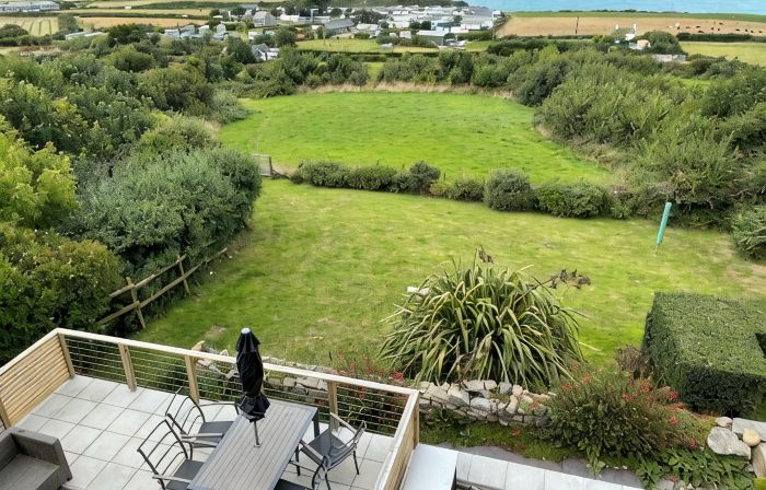 Amazing Sea Views Set in 7 Acres of Fields Dog Friendly on the Welsh Coast Path.
