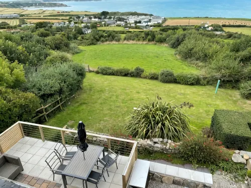 Amazing Sea Views Set in 7 Acres of Fields Dog Friendly on the Welsh Coast Path. - Wifi