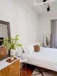 Expansive Open Loft Apartment in the Middle of Downtown. Great for Groups. - Apartments