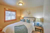 Mary Ann's Mountain Maison - Visit Nat’l Parks, Walk to Town, Grill Out in Yard - ブティック