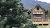 A hand-crafted cabin built in the middle of a Christmas Tree farm. - Chalets