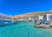 Escape to Kalamata's Old City, Your Urban Oasis - 2 Sao