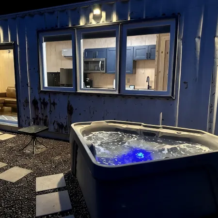 This IS the One! Shipping Container Cabin-View-Wifi-Natural Bridge-Nada Tunnel