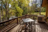Secluded cabin on Pine River - Alppimaja