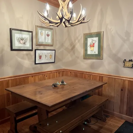 Lake Front Cabin for the PERFECT Holiday Getaway ! Pet Friendly!