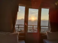Hotel High Ground Inn Sarangkot - Mountain view