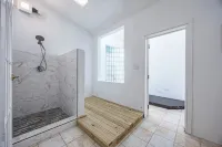 Bright, big, pool, 5 min 2 beach - Hot Tub