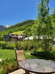 Walk to Lifts/Restaurants/Shops/Listen to the Stream/Watch Skiers from Your Kit. - Pools