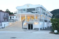 Ludwig Boutique Hotel & Spa - piscina