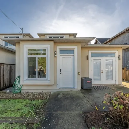 Quiet Private Entry Suite |Free Parking&Near Metro