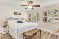 Walk to Florabama from Renovated Ground Floor 2Bd-2Ba w/ Pickleball, Boat Slips - Beach