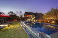Imbube Safari Lodge - Pools