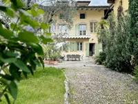 Lake Garda: Idyllic villa in quiet village center with olive and palm trees garden - 3 ดาว