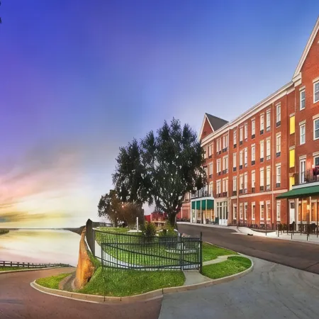 Natchez Grand Hotel on the River